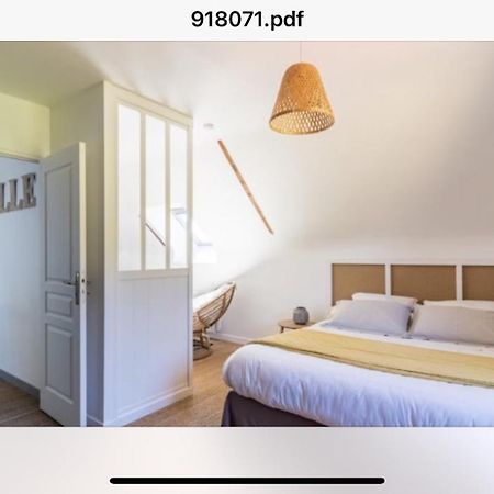 A L'Oree Du Bois Pommerit-le-Vicomte Luaran gambar