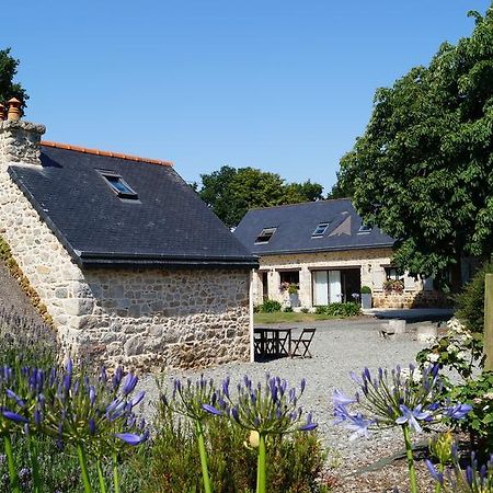 A L'Oree Du Bois Pommerit-le-Vicomte Luaran gambar