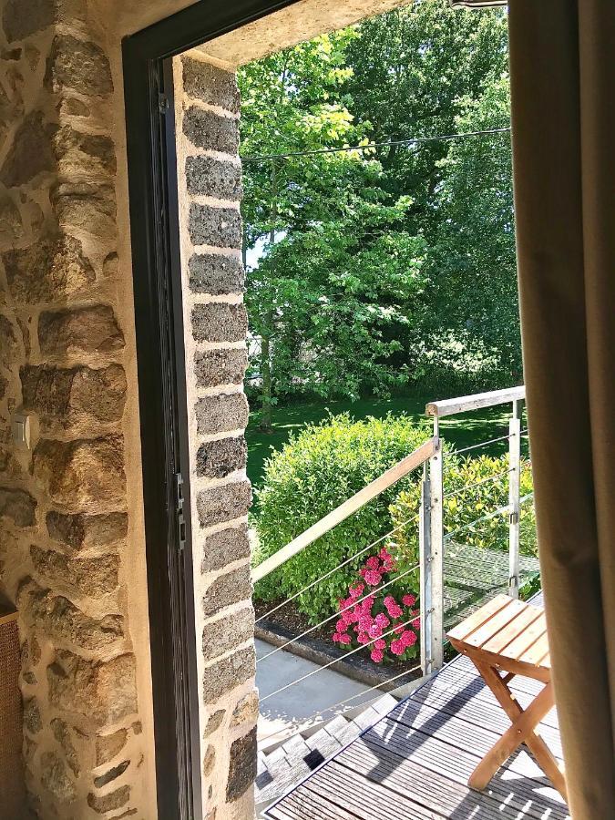 A L'Oree Du Bois Pommerit-le-Vicomte Luaran gambar