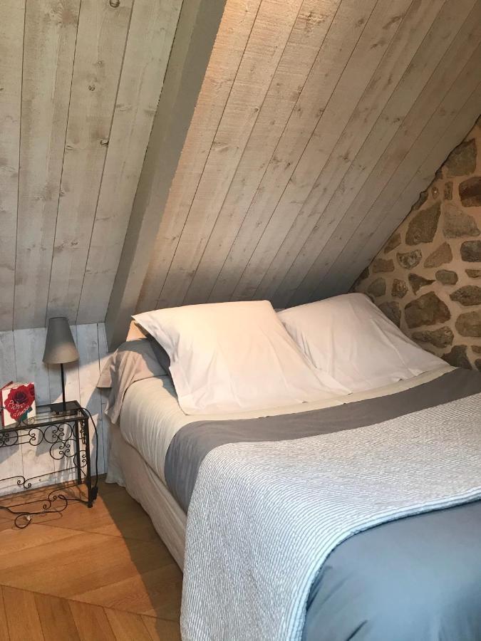 A L'Oree Du Bois Pommerit-le-Vicomte Luaran gambar