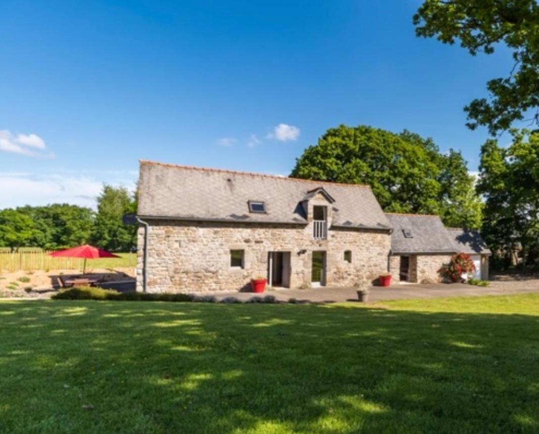 A L'Oree Du Bois Pommerit-le-Vicomte Luaran gambar
