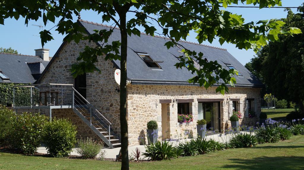 A L'Oree Du Bois Pommerit-le-Vicomte Bilik gambar